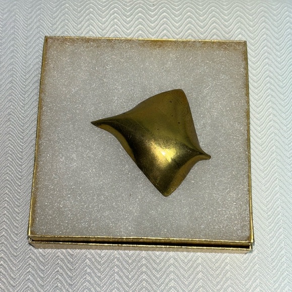 brass pin - Picture 1 of 7